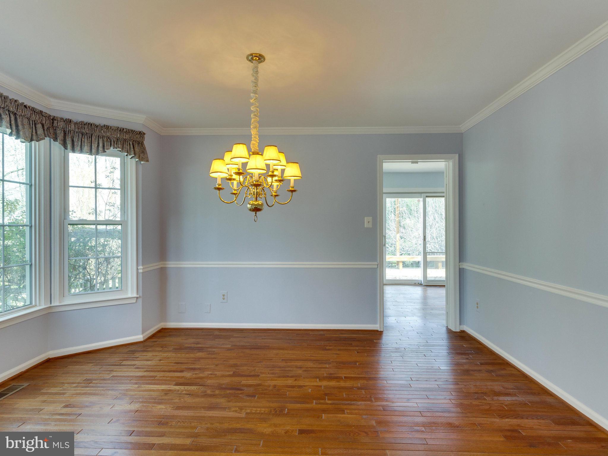 203 E Street Northeast Vienna, VA 22180 - Photo 12 of 30 Dining Room