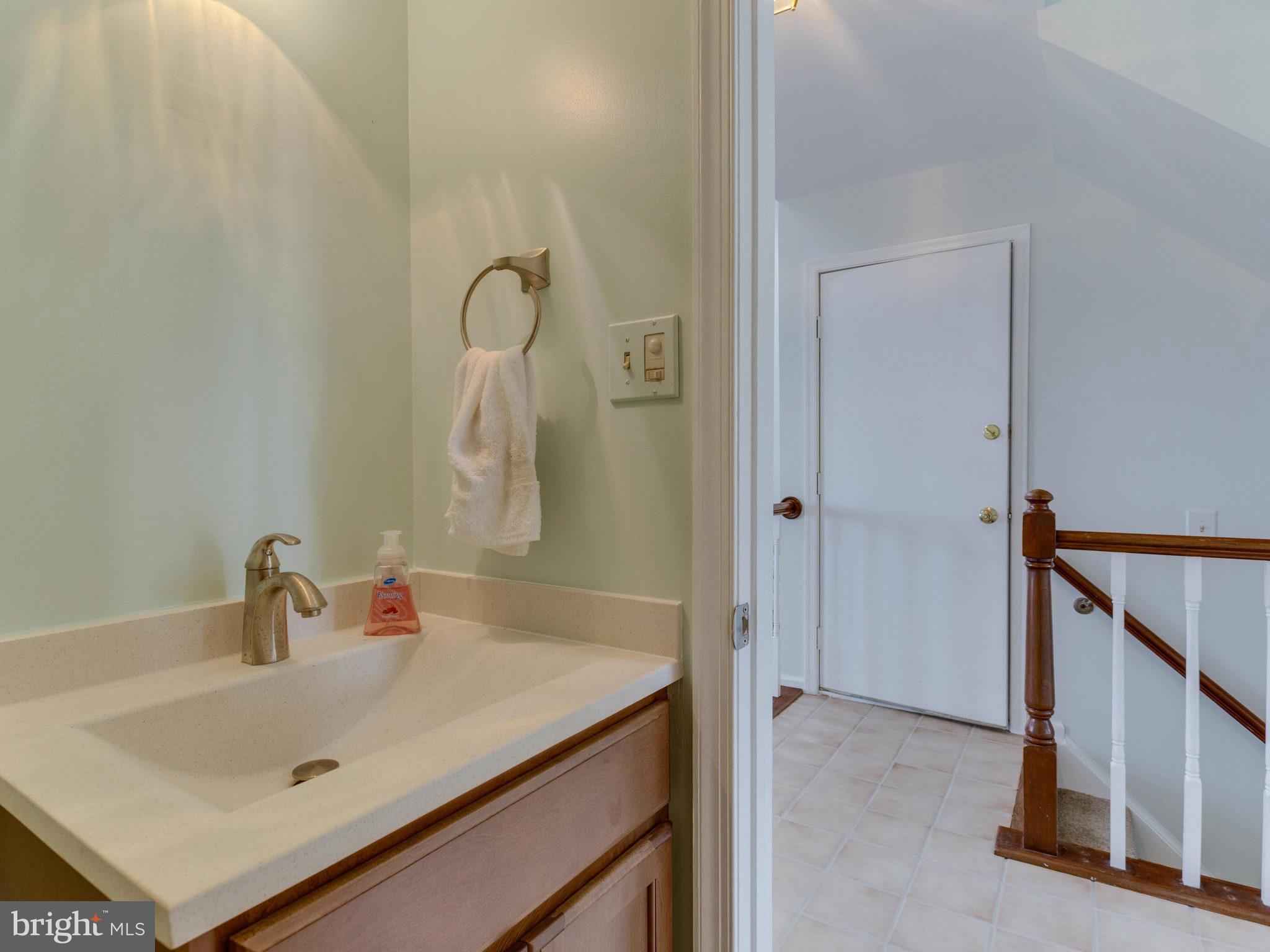 203 E Street Northeast Vienna, VA 22180 - Photo 17 of 30 Bath