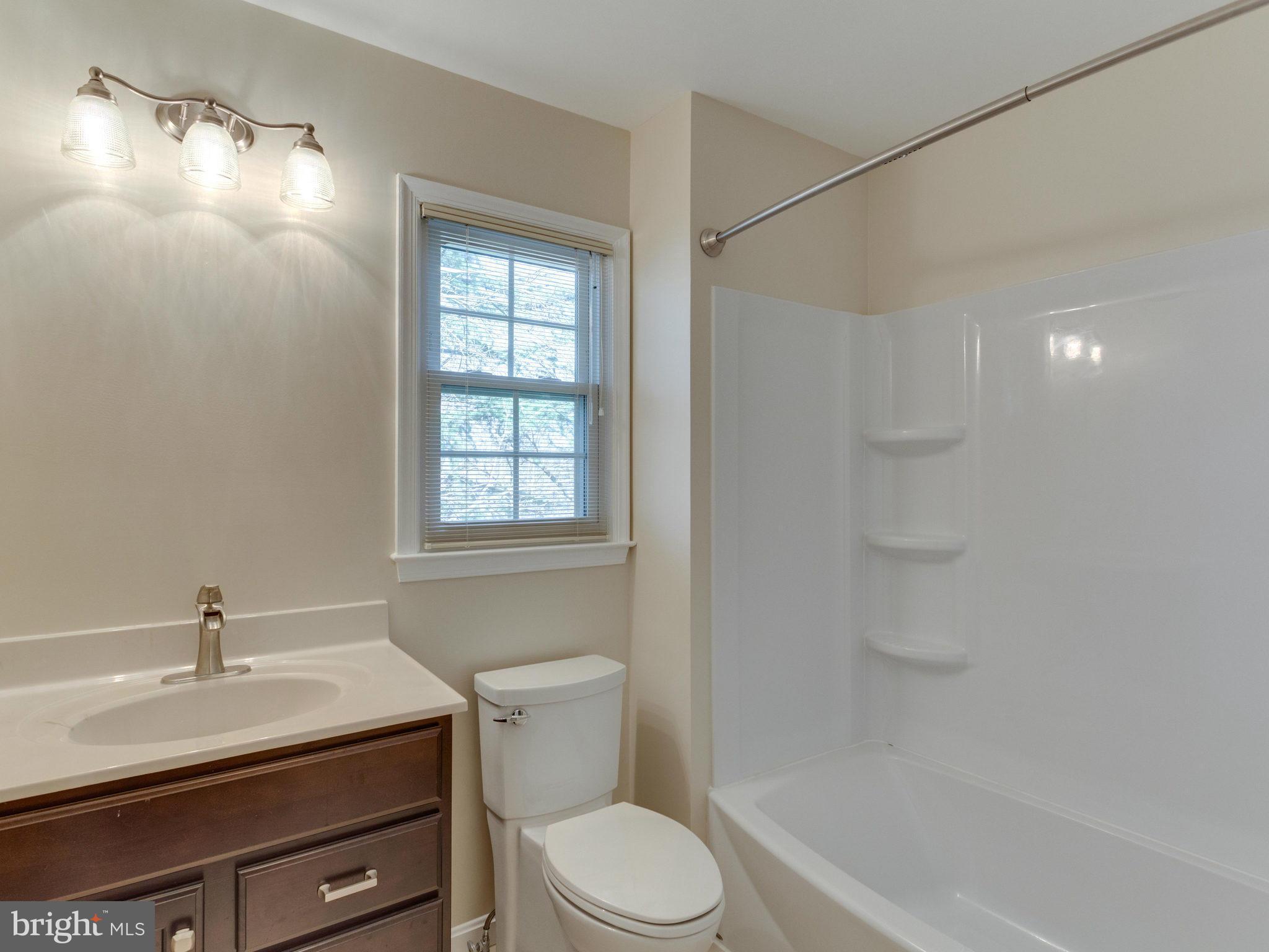 203 E Street Northeast Vienna, VA 22180 - Photo 22 of 30 Bath (Master)