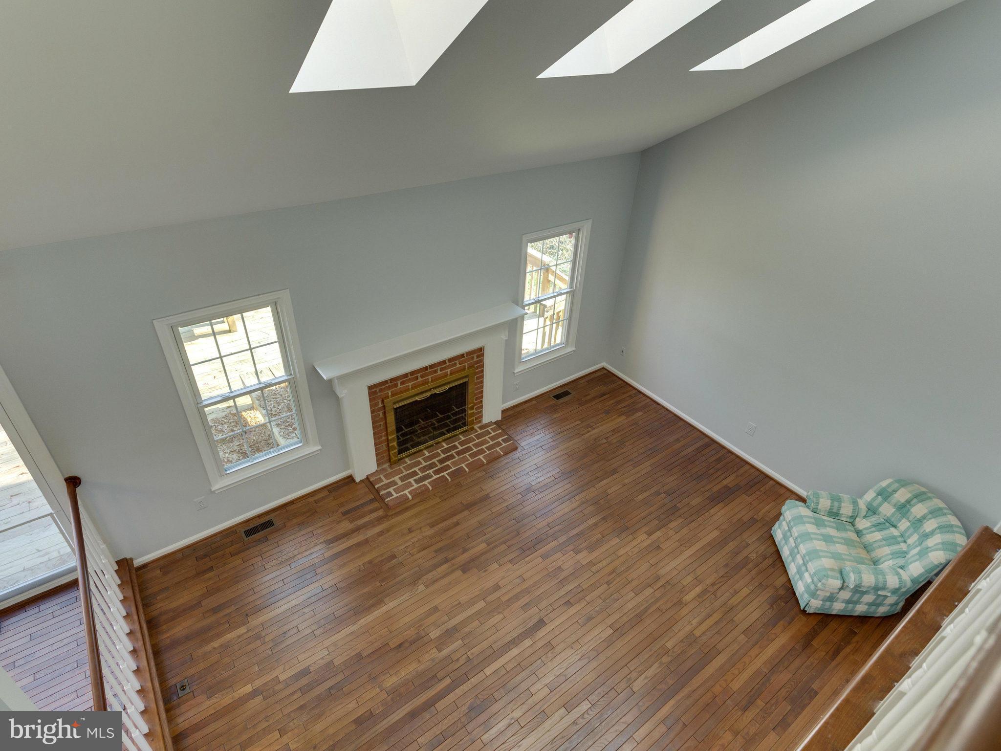 203 E Street Northeast Vienna, VA 22180 - Photo 4 of 30 Family Room