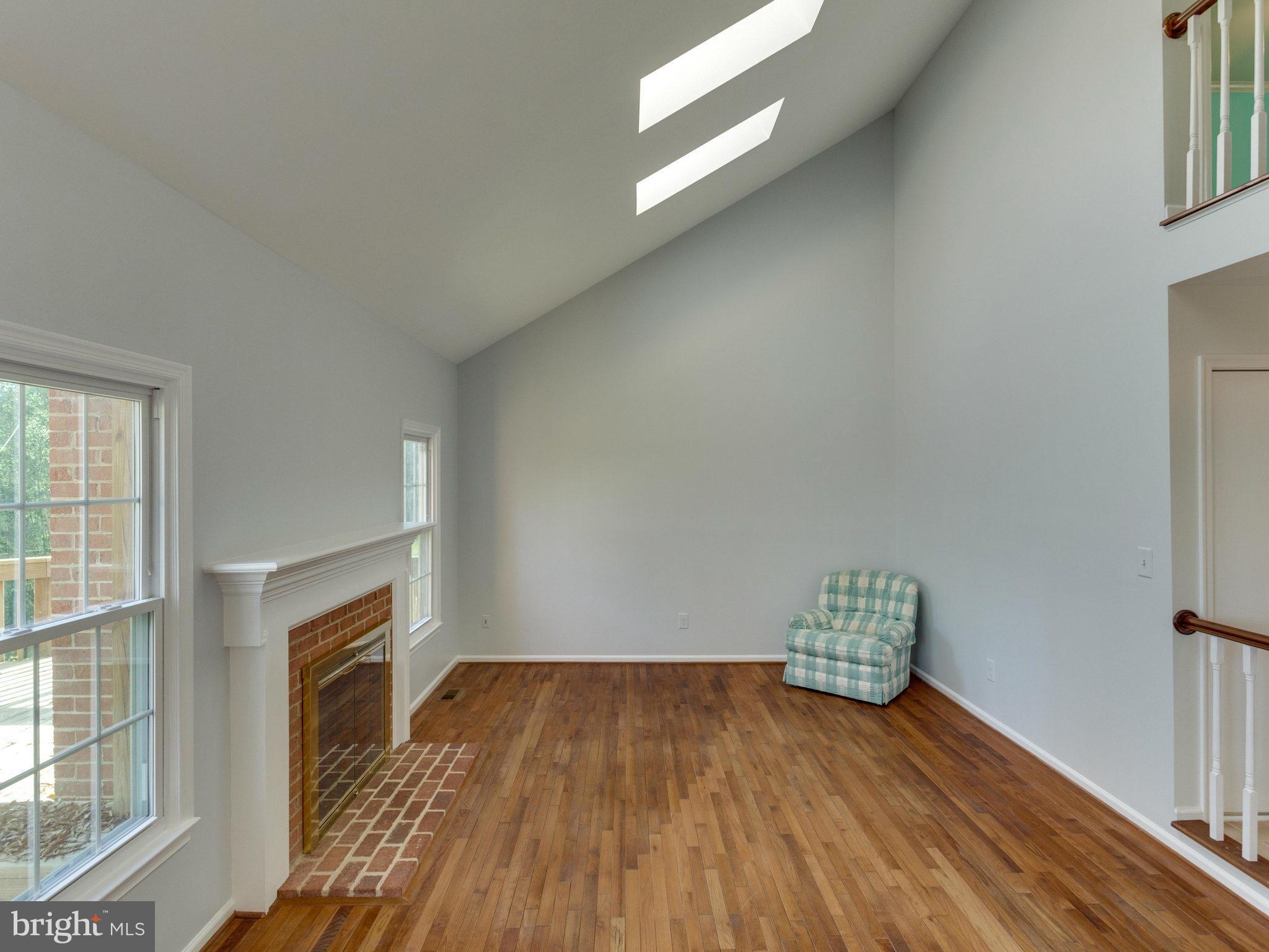 203 E Street Northeast Vienna, VA 22180 - Photo 6 of 30 Family Room