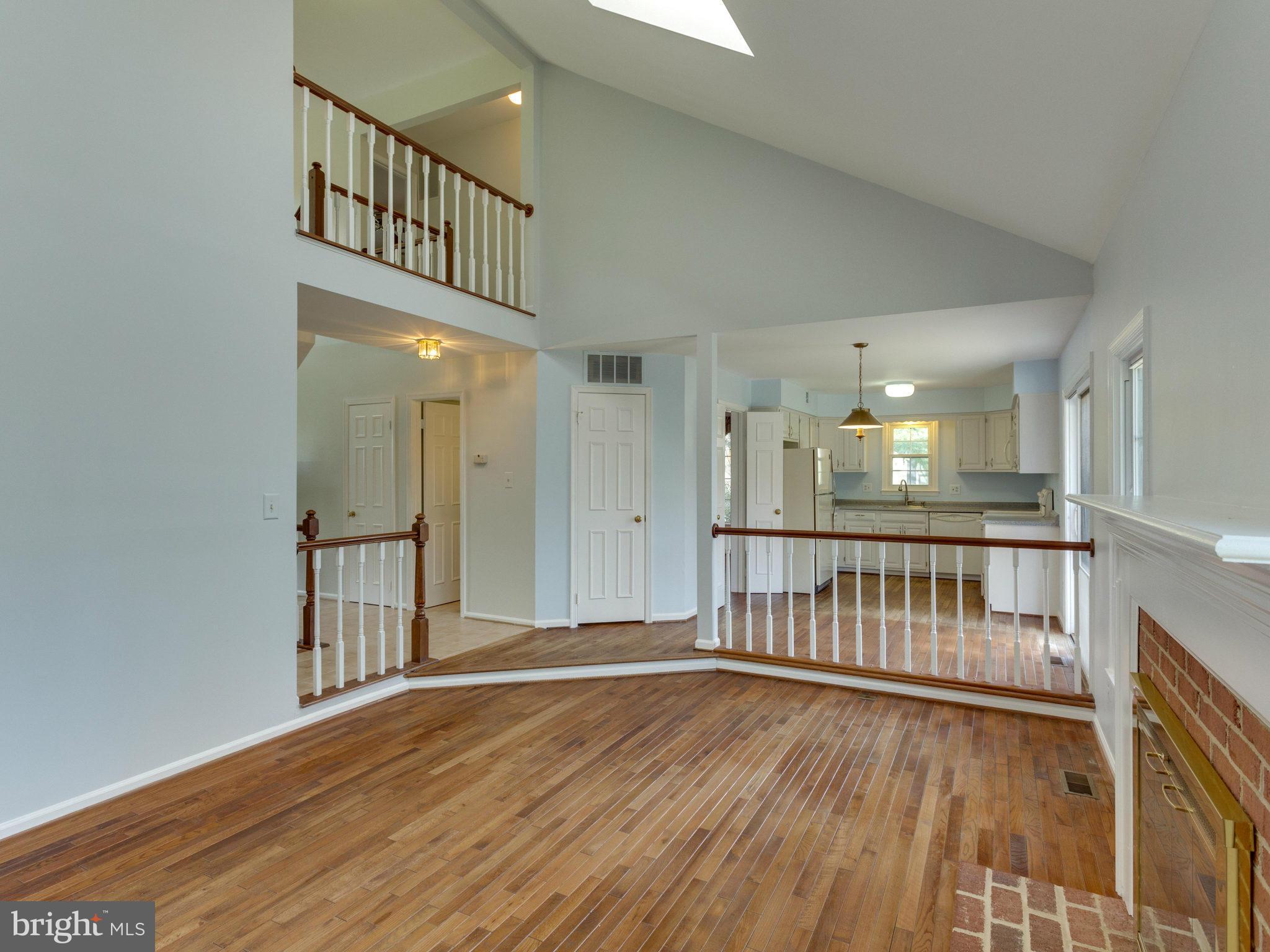 203 E Street Northeast Vienna, VA 22180 - Photo 8 of 30 Family Room