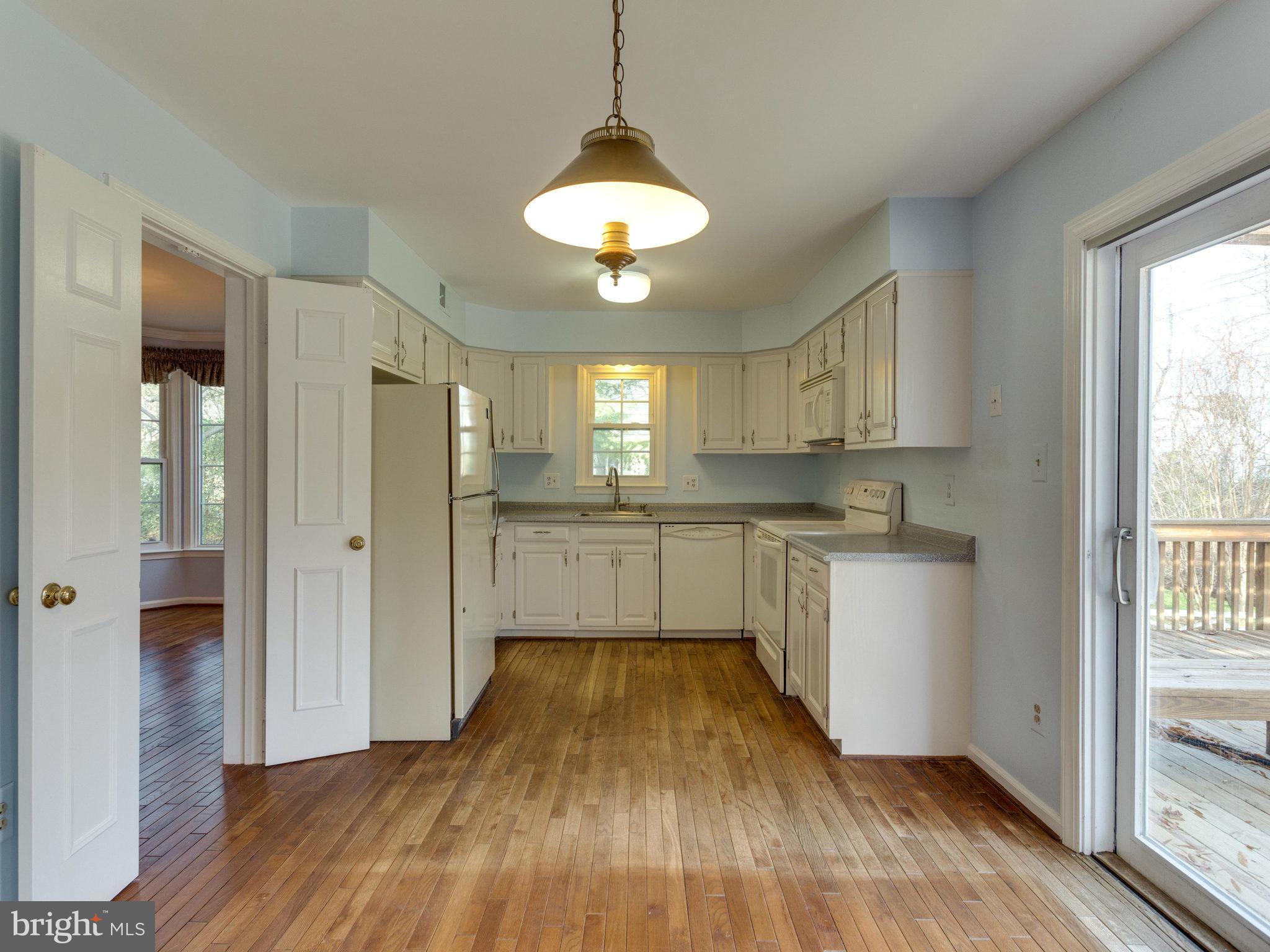 203 E Street Northeast Vienna, VA 22180 - Photo 10 of 30 Kitchen
