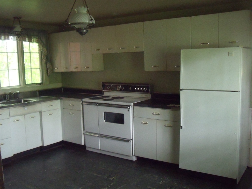 2 North Street Williamsburg, MA 01096 - Photo 18 of 26 Gallery Image 18