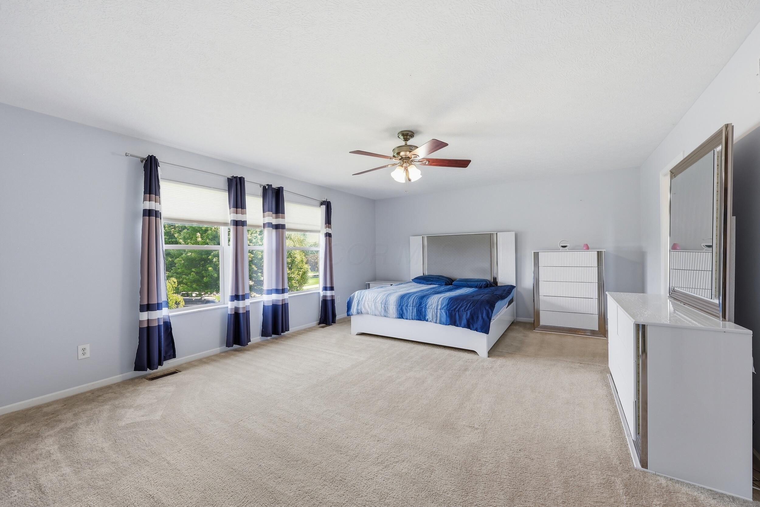 8104 Amanda Northern Road Northwest Canal Winchester, OH 43110 - Photo 20 of 27 Huge main bedroom