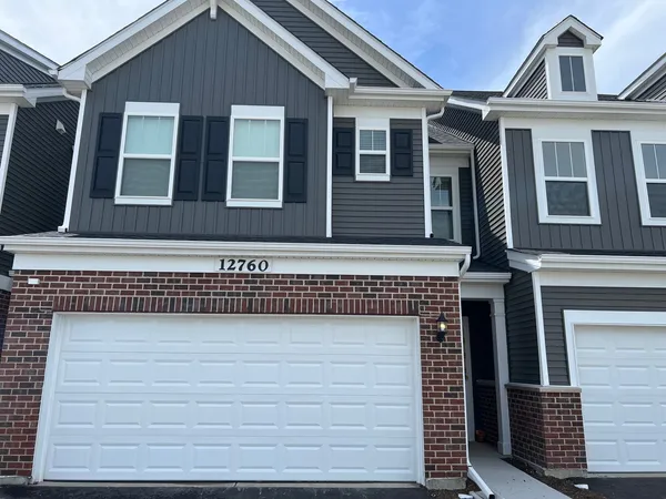 $3,200 | 12760 South Nicholas Drive, Unit 12760, Plainfield, IL 60585