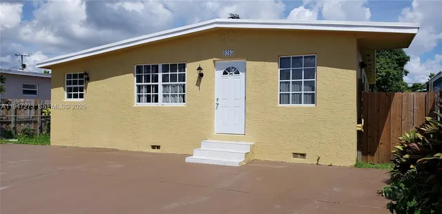 $2,300 | 9285 Southwest 37th Street, Miami, FL 33165