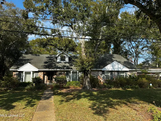 $299,000 | 3911 Washington Avenue, Pascagoula, MS 39581