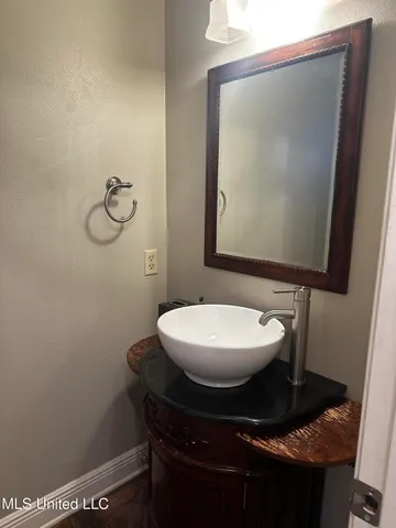 $299,000 | 3911 Washington Avenue, Pascagoula, MS 39581