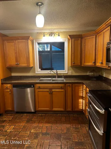 $299,000 | 3911 Washington Avenue, Pascagoula, MS 39581