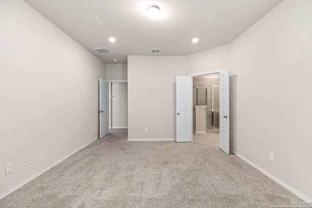 $1,950 | 161 Sambar Main, Schertz, TX 78108