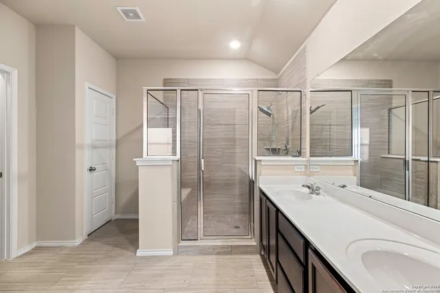 $1,950 | 161 Sambar Main, Schertz, TX 78108