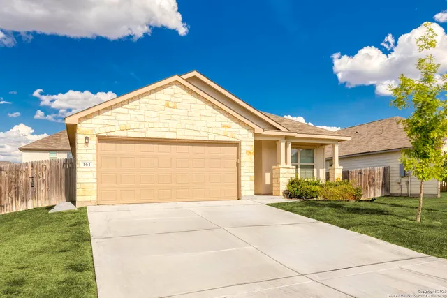 $1,950 | 161 Sambar Main, Schertz, TX 78108