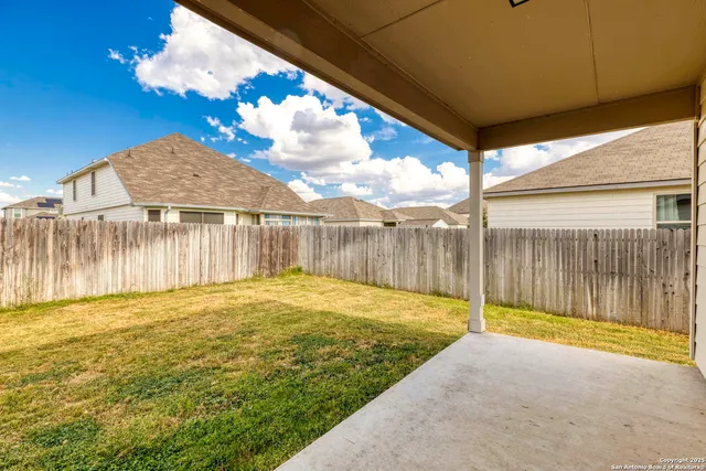 $1,950 | 161 Sambar Main, Schertz, TX 78108