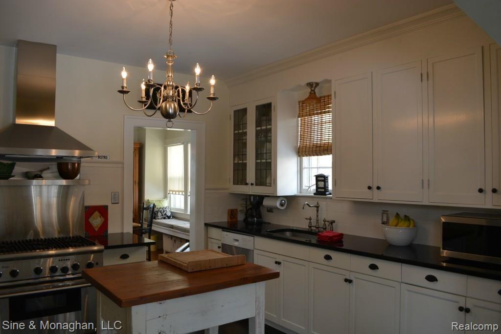1148 Nottingham Road Grosse Pointe, MI 48230 - Photo 7 of 26 DSC_0196.jpg
