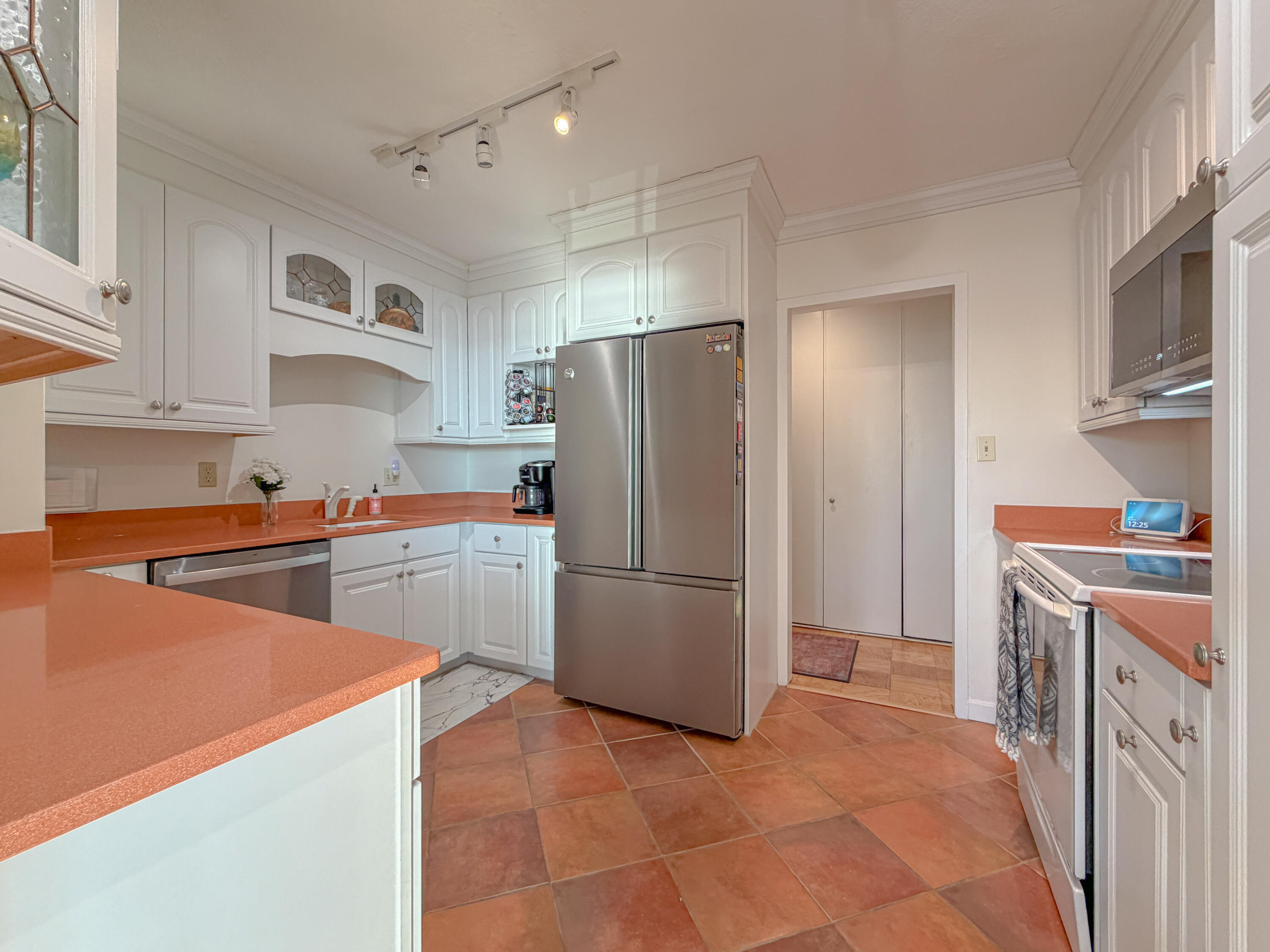 45 Eastern Promenade, Unit 2H Portland, ME 04101 - Photo 12 of 50 45 Eastern Prom #2H Portland -19