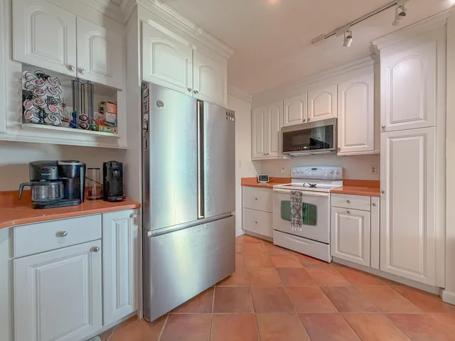 $725,000 | 45 Eastern Promenade, Unit 2H, Portland, ME 04101