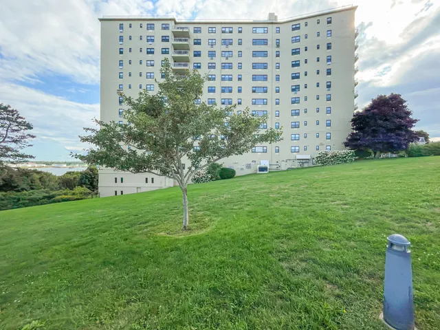 $725,000 | 45 Eastern Promenade, Unit 2H, Portland, ME 04101