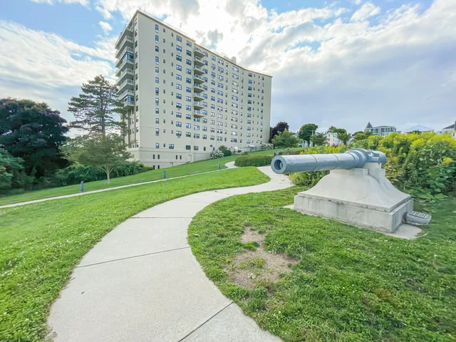 $725,000 | 45 Eastern Promenade, Unit 2H, Portland, ME 04101