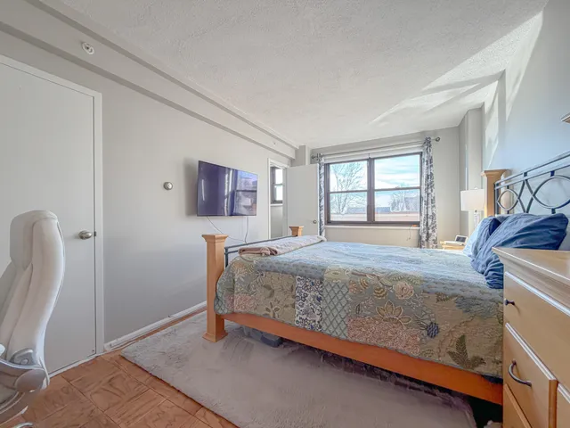 $725,000 | 45 Eastern Promenade, Unit 2H, Portland, ME 04101