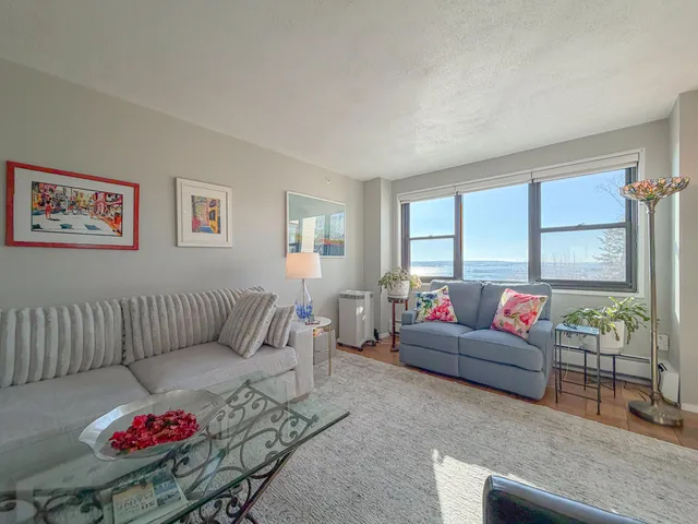 $725,000 | 45 Eastern Promenade, Unit 2H, Portland, ME 04101