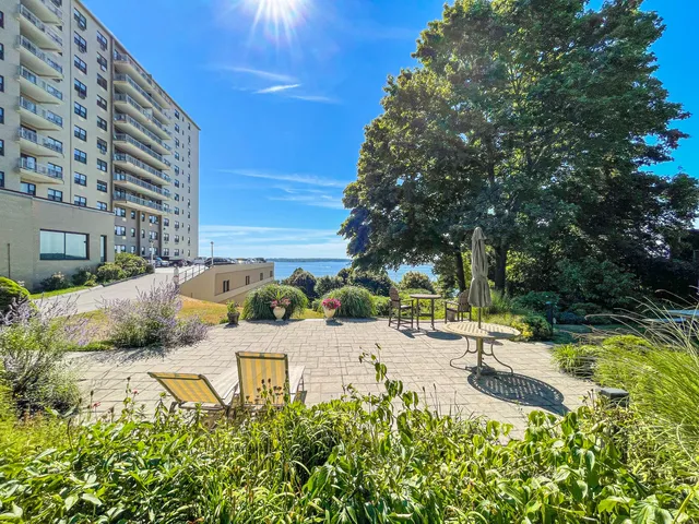 $725,000 | 45 Eastern Promenade, Unit 2H, Portland, ME 04101