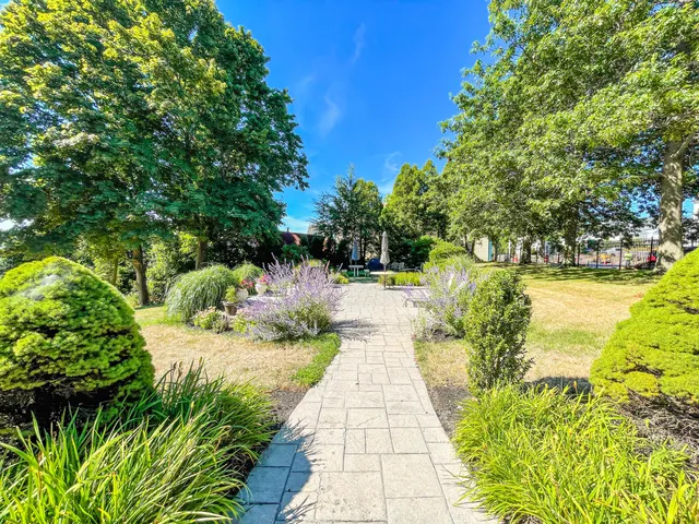 $725,000 | 45 Eastern Promenade, Unit 2H, Portland, ME 04101