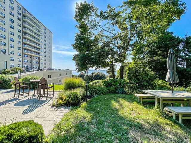 $725,000 | 45 Eastern Promenade, Unit 2H, Portland, ME 04101