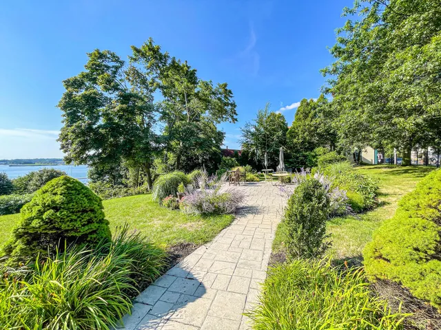 $725,000 | 45 Eastern Promenade, Unit 2H, Portland, ME 04101