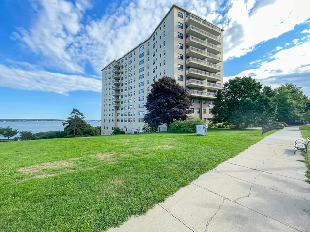 $725,000 | 45 Eastern Promenade, Unit 2H, Portland, ME 04101
