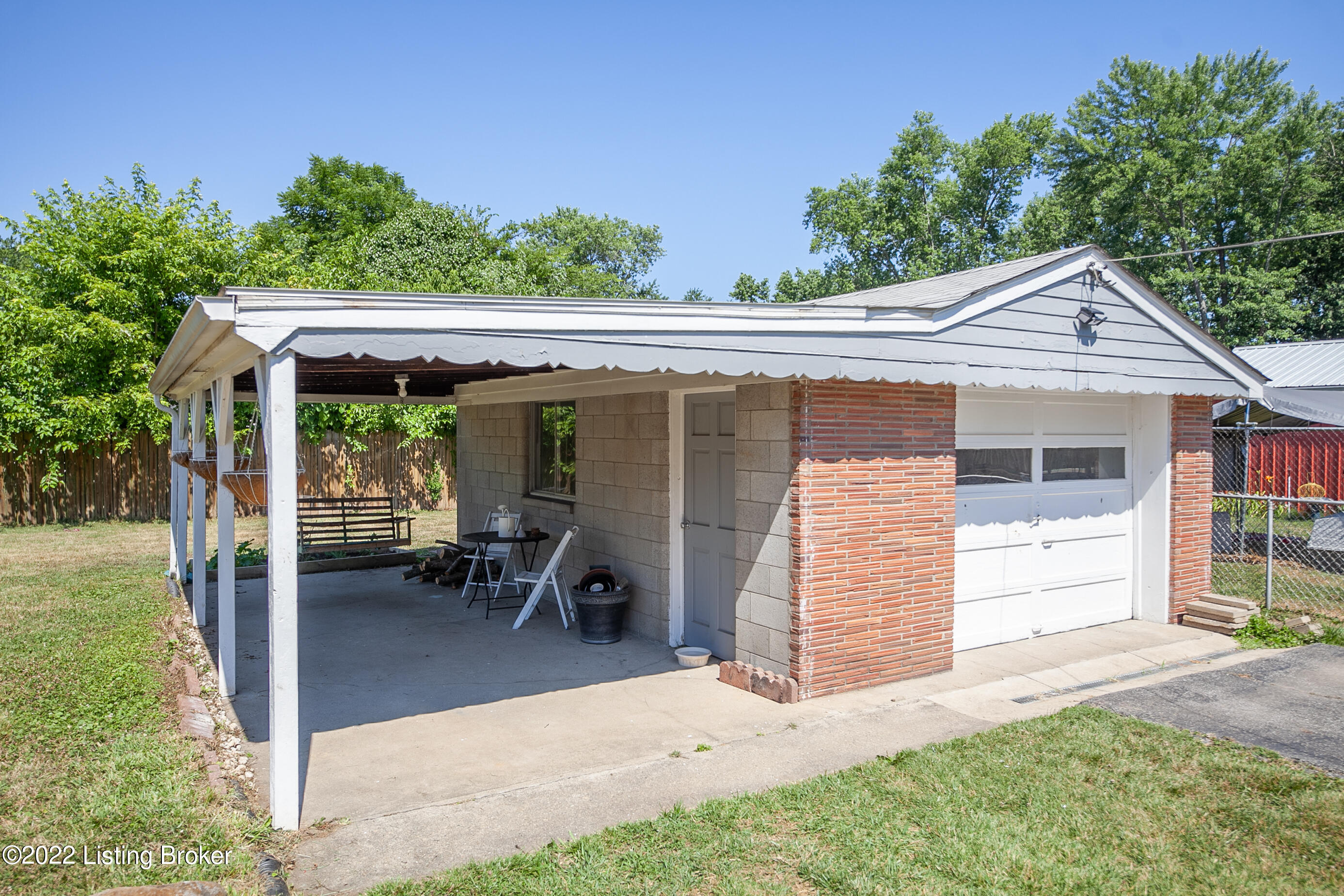 4312 Dover Road Louisville, KY 40216 - Photo 27 of 31 _MG_1388-HDR
