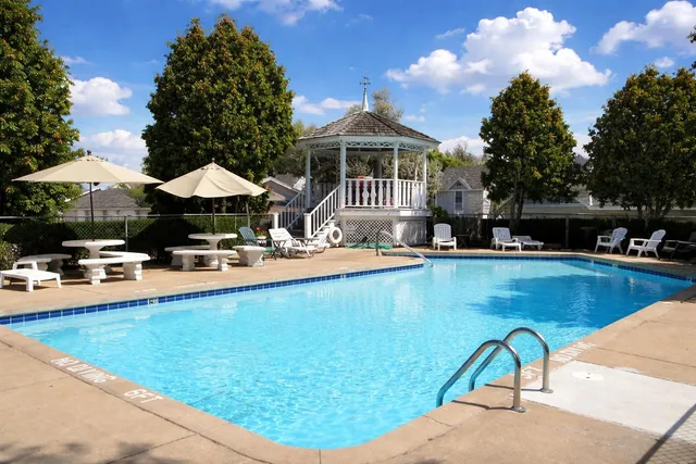 $299,900 | 300 Foxwood Drive, Unit 109, Waterford, WI 53185