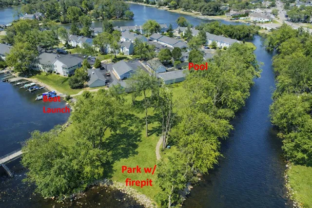 $299,900 | 300 Foxwood Drive, Unit 109, Waterford, WI 53185