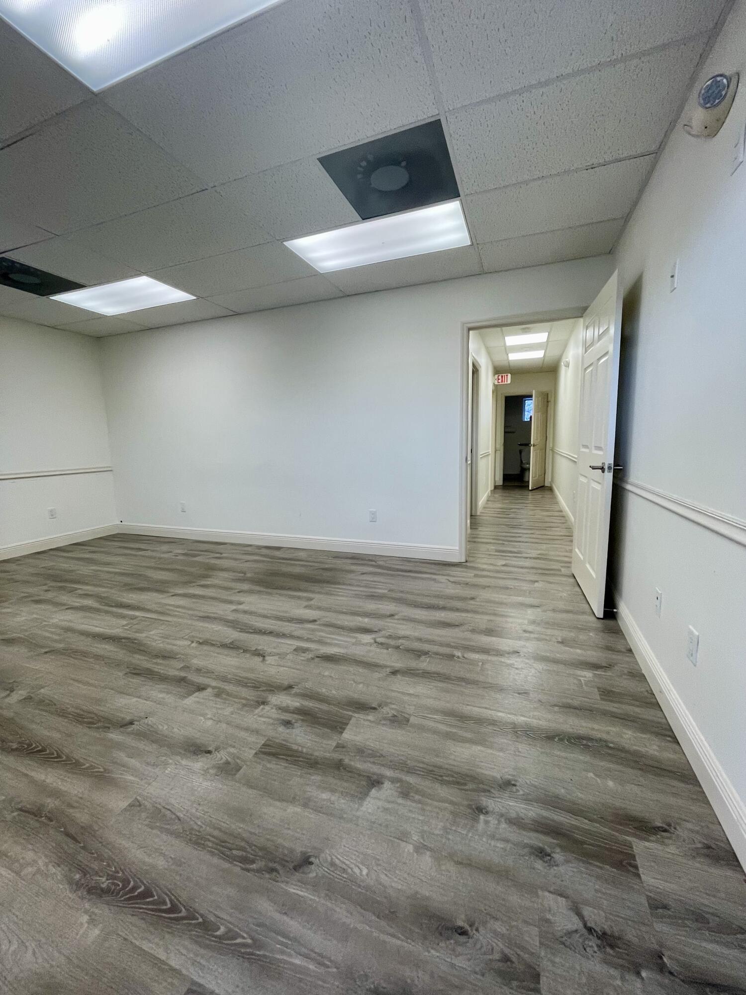337 West Indiantown Road Jupiter, FL 33458 - Photo 7 of 19 Updated lighting