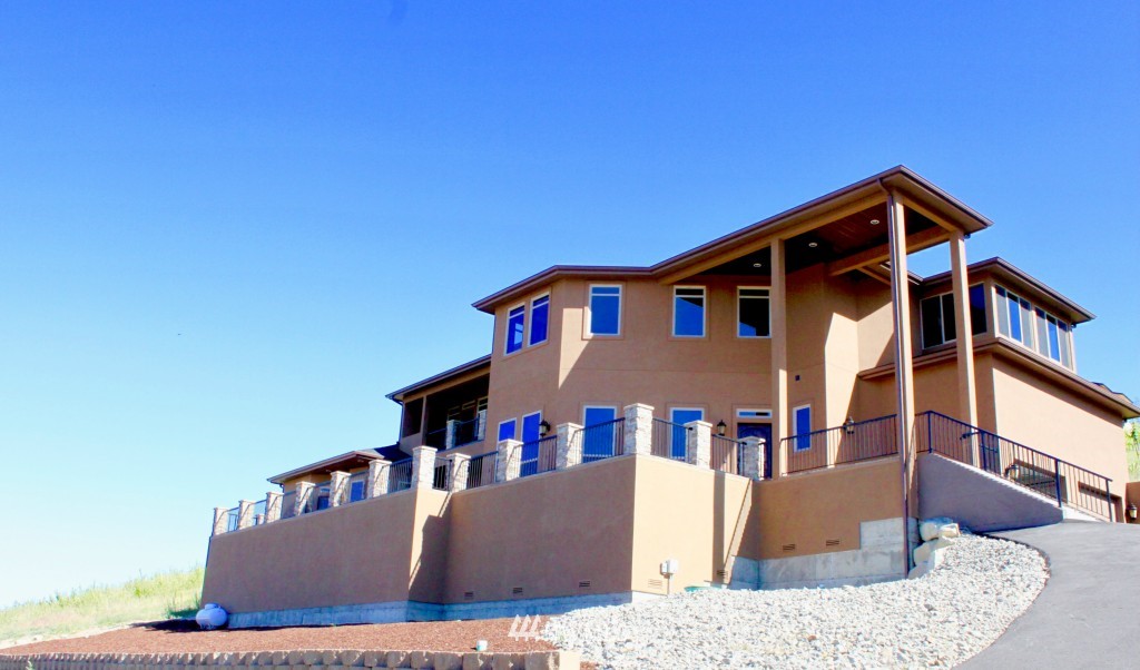 312 Clos Chevalle Road Chelan, WA 98816 - Photo 1 of 22 Gallery Image 1