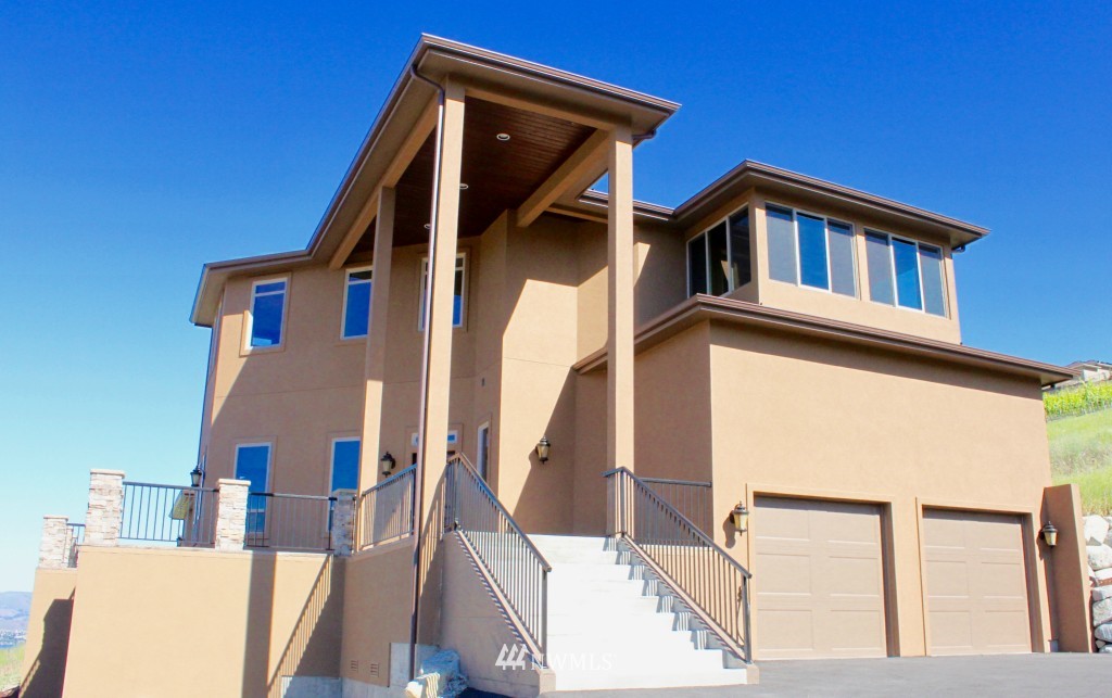 312 Clos Chevalle Road Chelan, WA 98816 - Photo 2 of 22 Gallery Image 2