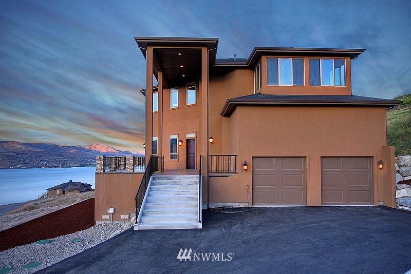 312 Clos Chevalle Road Chelan, WA 98816 - Photo 3 of 22 Gallery Image 3