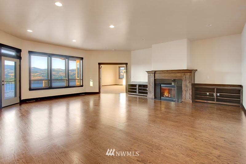312 Clos Chevalle Road Chelan, WA 98816 - Photo 8 of 22 Gallery Image 8