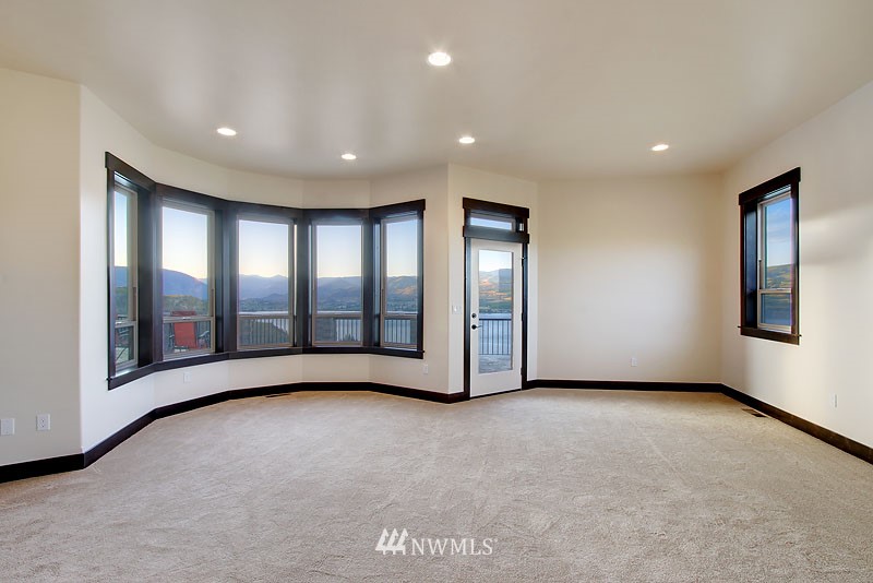 312 Clos Chevalle Road Chelan, WA 98816 - Photo 10 of 22 Gallery Image 10