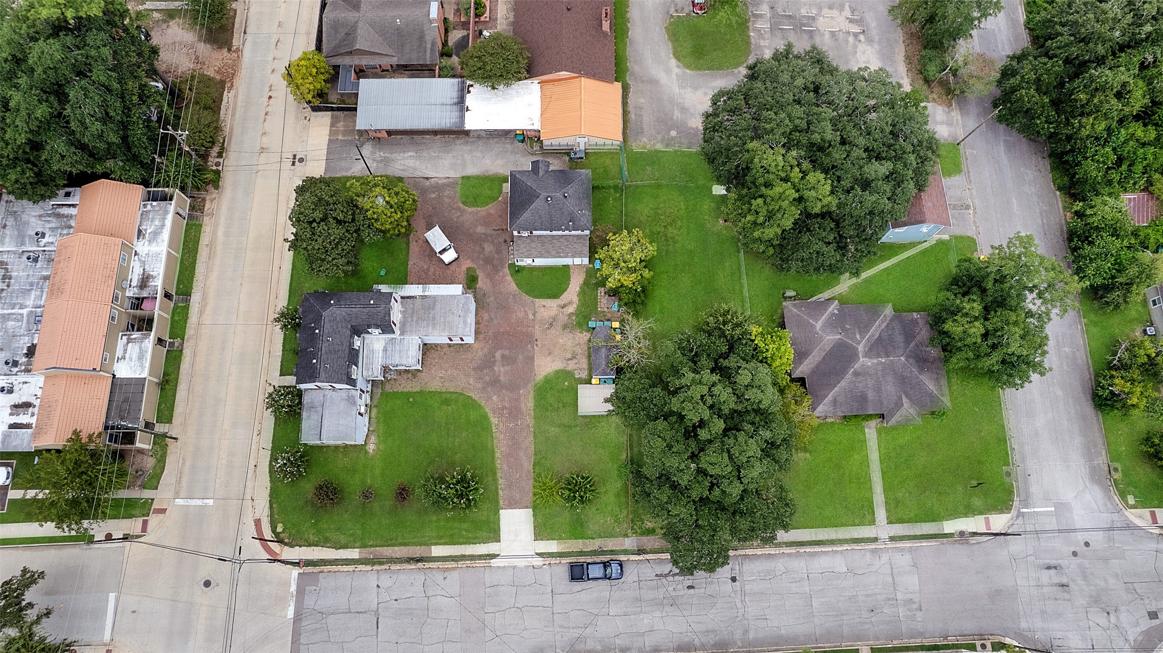 317 West Lewis Street Conroe, TX 77301 - Photo 5 of 30 an aerial view of a house