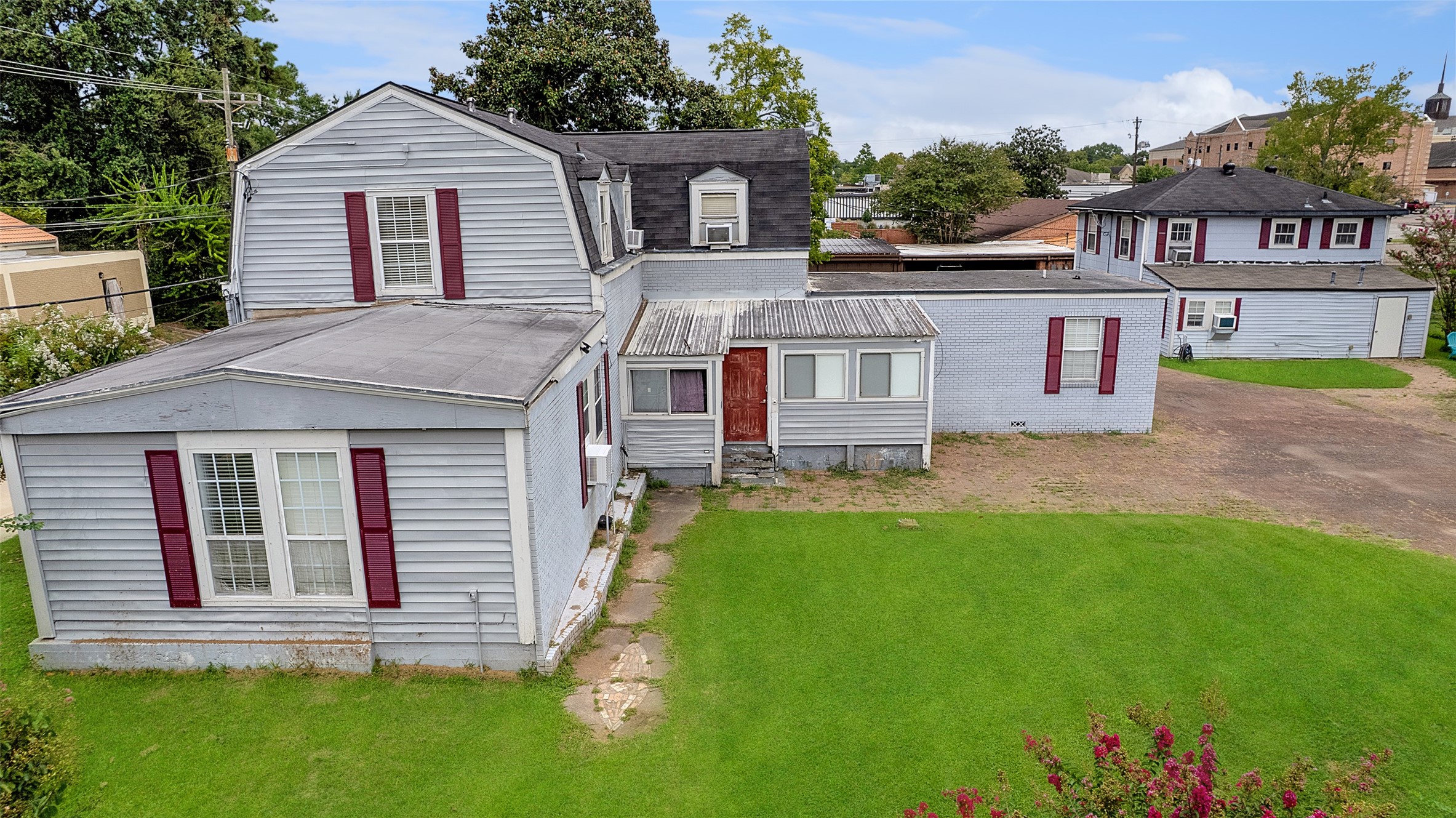317 West Lewis Street Conroe, TX 77301 - Photo 9 of 30 front view of a house with a yard