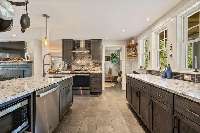 $1,325,000 | 144 Two Lights Road, Cape Elizabeth, ME 04107