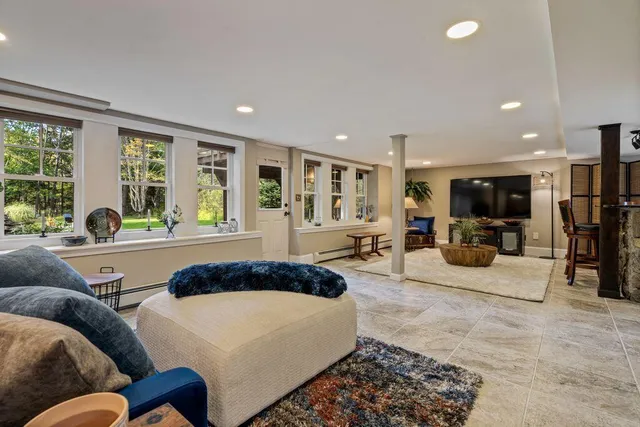 $1,325,000 | 144 Two Lights Road, Cape Elizabeth, ME 04107