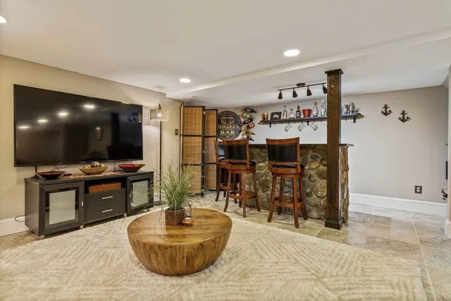 $1,325,000 | 144 Two Lights Road, Cape Elizabeth, ME 04107