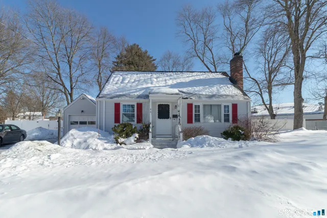 $299,000 | 46 Woodycrest Drive, East Hartford, CT 06118