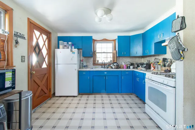 $299,000 | 46 Woodycrest Drive, East Hartford, CT 06118