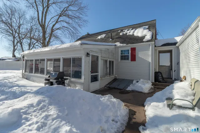 $299,000 | 46 Woodycrest Drive, East Hartford, CT 06118