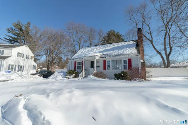 $299,000 | 46 Woodycrest Drive, East Hartford, CT 06118