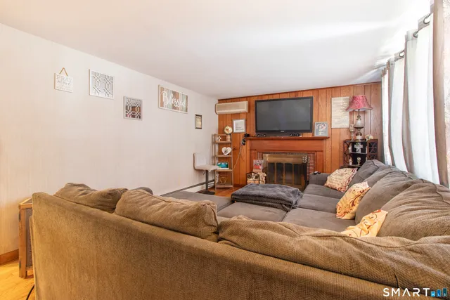 $299,000 | 46 Woodycrest Drive, East Hartford, CT 06118