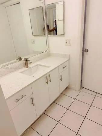 $2,000 | 6395 West 22nd Court, Unit 102, Hialeah, FL 33016